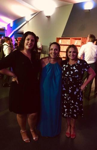 La abogada Olga Bianchi, junto a Natalia Florido, presidente de la Red Argentina por la adopción y la abogada Verónica Sayavedra.